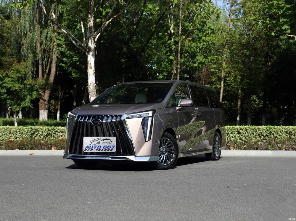 מכונית היברידית טרומצ'י M8